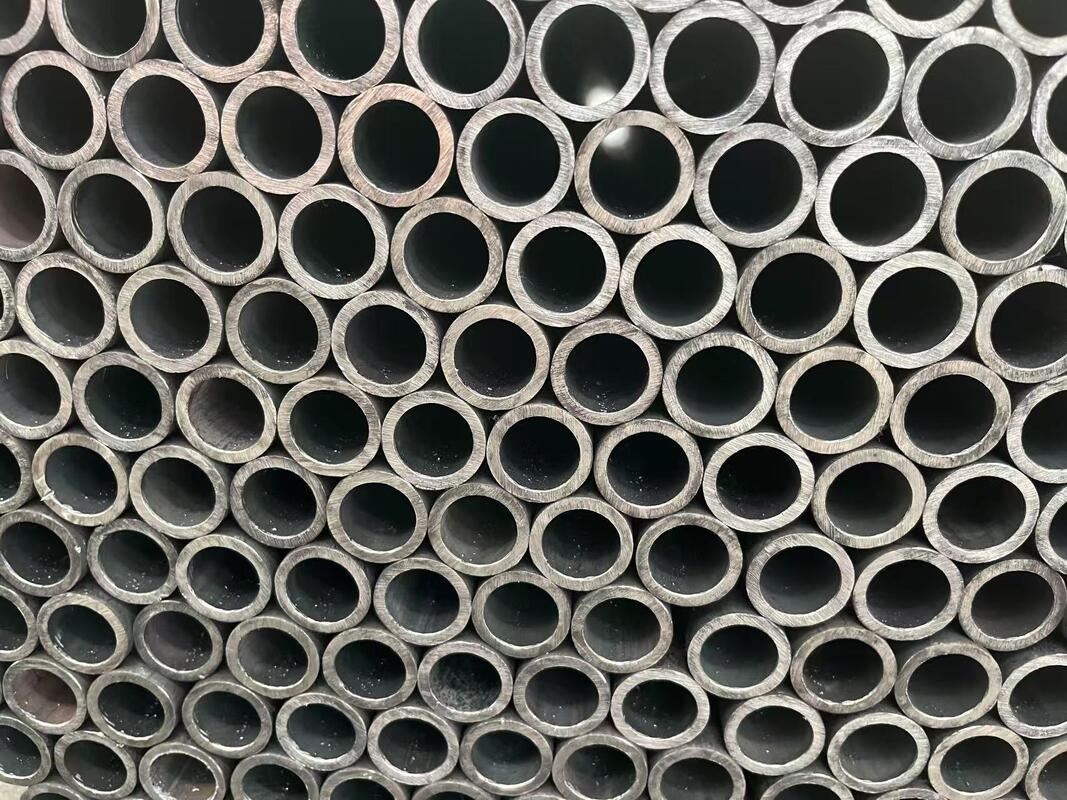 Barres creuses sans soudure / Tubes mécaniques en acier au carbone et alliage sans soudure / Tubes en acier pour la structure de la machine